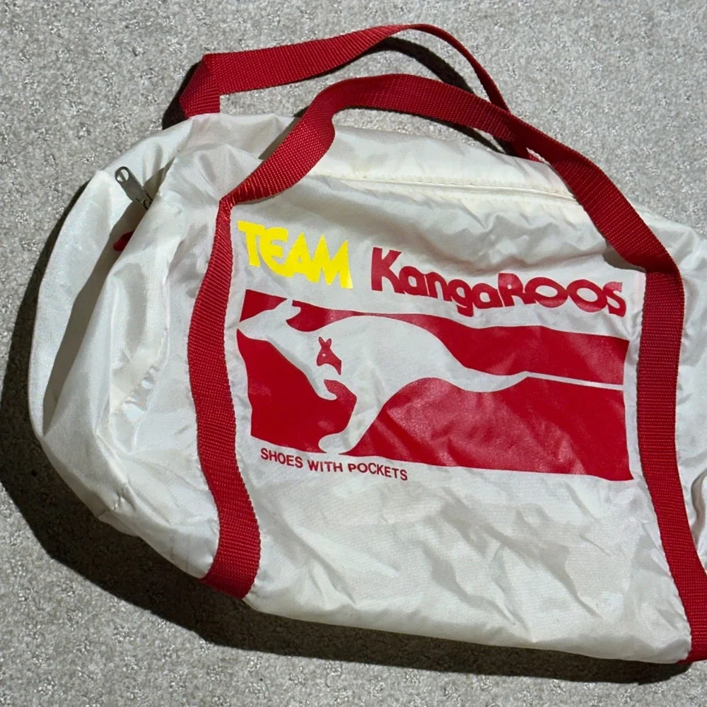 Vintage Team KangaROOS Duffel Bag White Red Shoes With Pockets Nylon Gym Bag